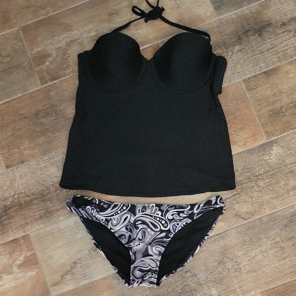 Womens Large Black Pushup Tankini with Paisley Bottoms EUC - Picture 1 of 10